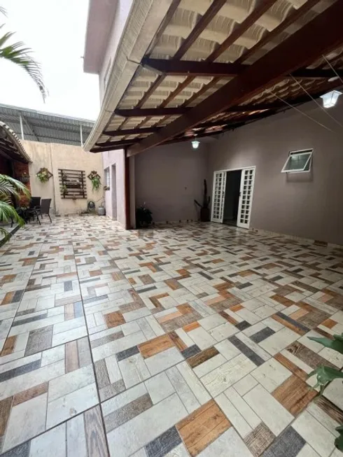 Foto 1 de Casa com 3 Quartos à venda, 220m² em Bela Vista, Contagem