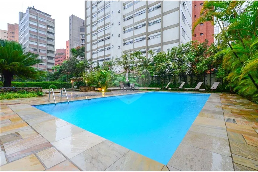 Foto 1 de Apartamento com 3 Quartos à venda, 180m² em Moema, São Paulo