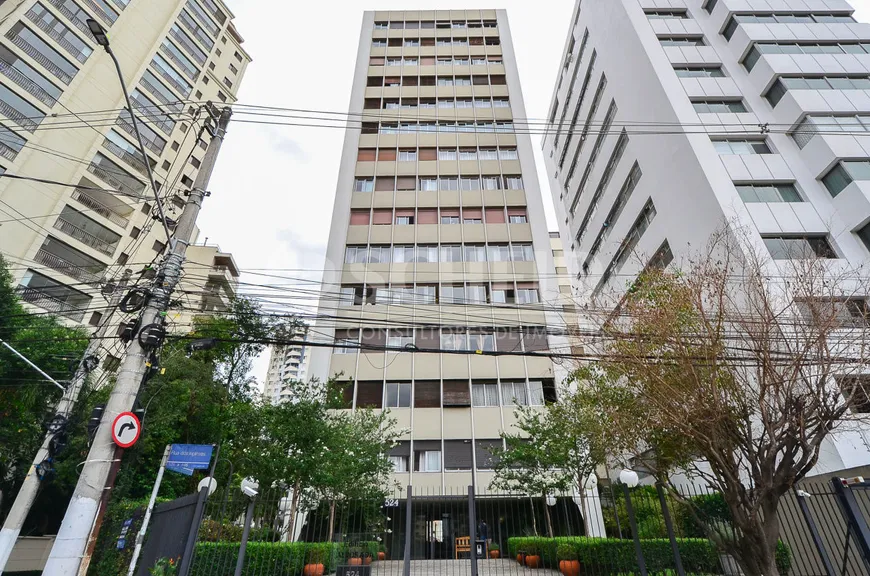 Foto 1 de Apartamento com 3 Quartos à venda, 215m² em Morro dos Ingleses, São Paulo