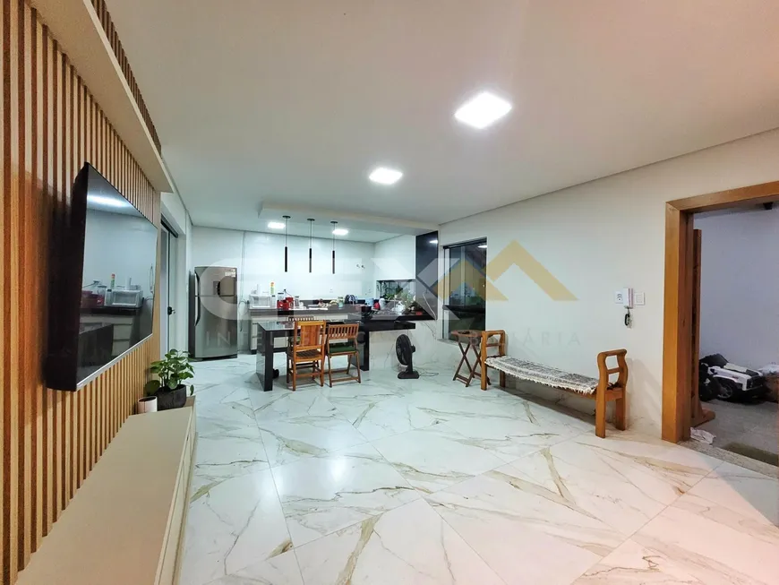 Foto 1 de Casa com 4 Quartos à venda, 279m² em Bom Pastor, Divinópolis