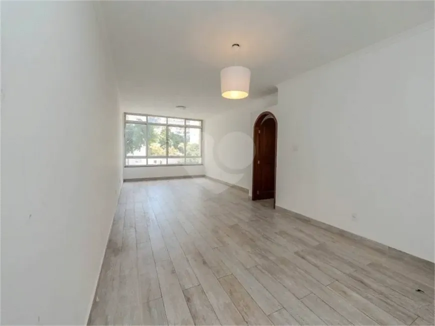 Foto 1 de Apartamento com 3 Quartos à venda, 127m² em Cerqueira César, São Paulo