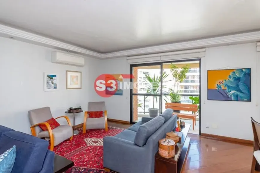 Foto 1 de Apartamento com 3 Quartos à venda, 161m² em Vila Uberabinha, São Paulo