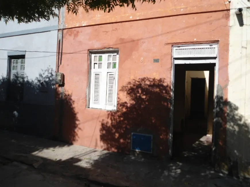 Foto 1 de Casa com 2 Quartos para alugar, 60m² em Centro, Fortaleza