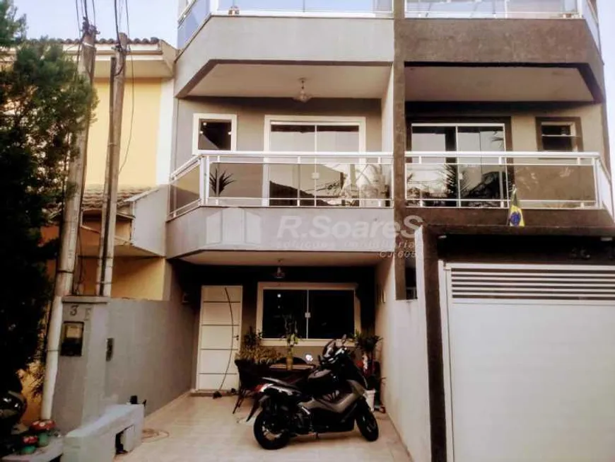 Foto 1 de Casa de Condomínio com 3 Quartos à venda, 70m² em Taquara, Rio de Janeiro