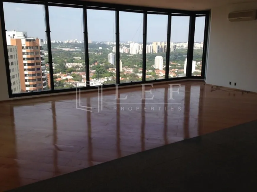 Foto 1 de Cobertura com 3 Quartos à venda, 250m² em Vila Madalena, São Paulo