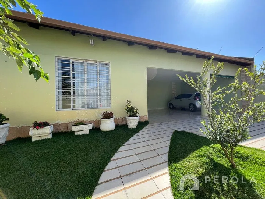 Foto 1 de Casa com 4 Quartos à venda, 220m² em Jardim Atlântico, Goiânia
