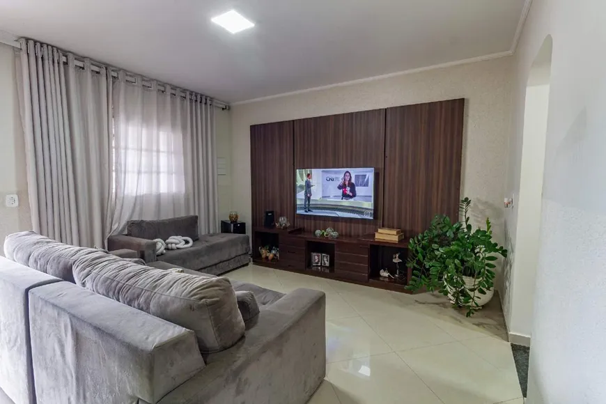 Foto 1 de Casa com 2 Quartos à venda, 128m² em Taguatinga Norte, Brasília