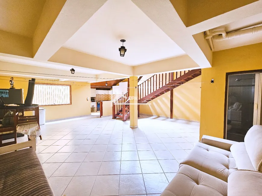 Foto 1 de Casa com 4 Quartos à venda, 180m² em Santa Amélia, Belo Horizonte