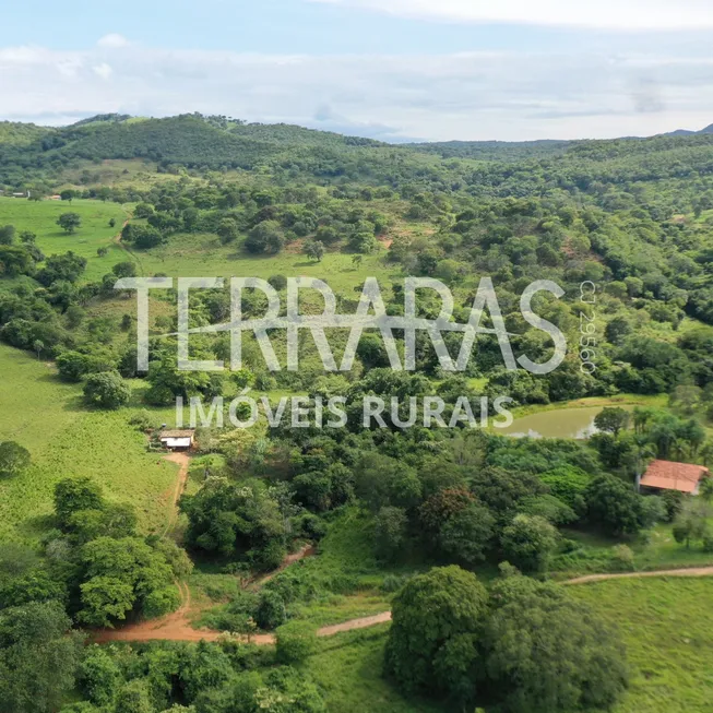 Foto 1 de Fazenda/Sítio à venda, 32687m² em Zona Rural, Goiás