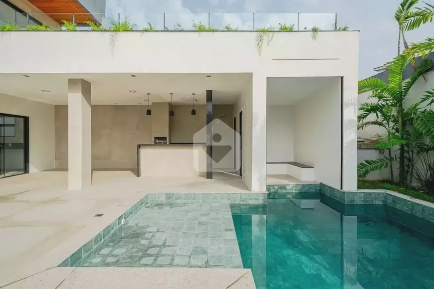 Foto 1 de Casa com 5 Quartos à venda, 600m² em Barra da Tijuca, Rio de Janeiro