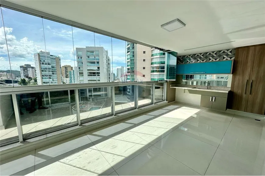 Foto 1 de Apartamento com 4 Quartos à venda, 160m² em Praia do Canto, Vitória