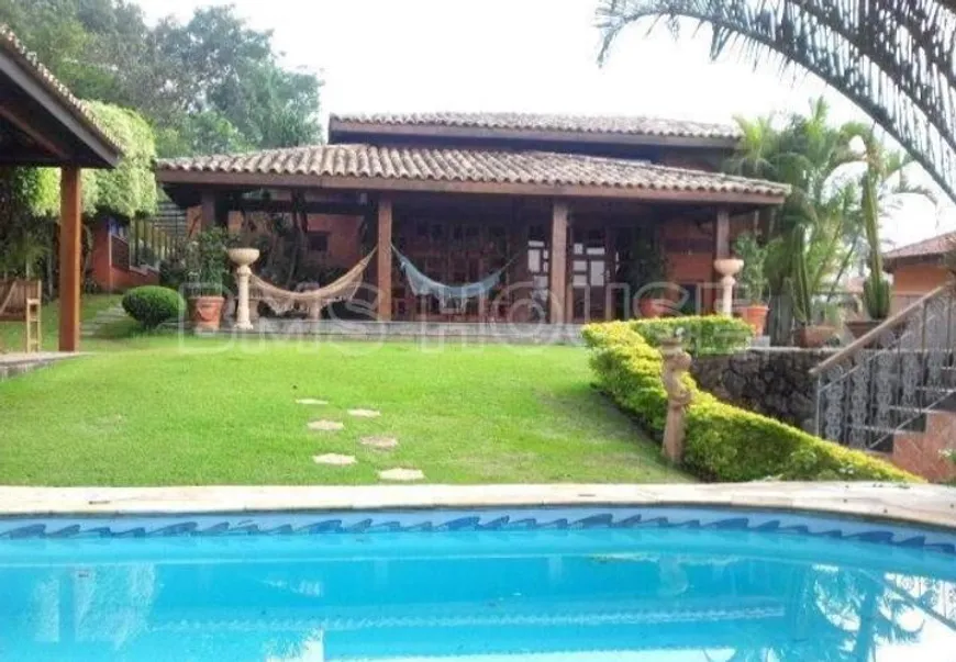 Foto 1 de Casa com 4 Quartos para alugar, 400m² em Granja Viana, Cotia