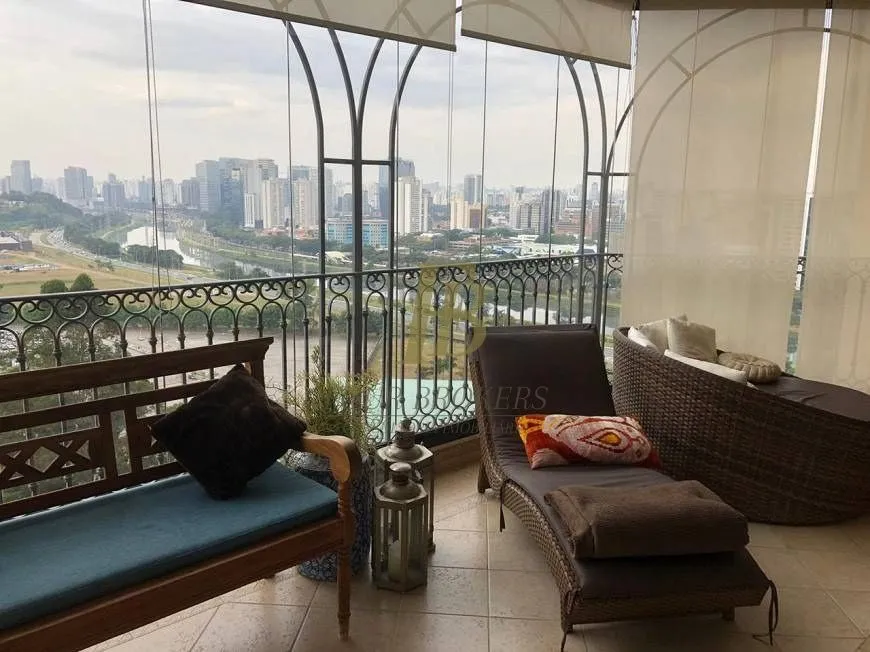 Foto 1 de Apartamento com 4 Quartos à venda, 347m² em Jardim Fonte do Morumbi , São Paulo