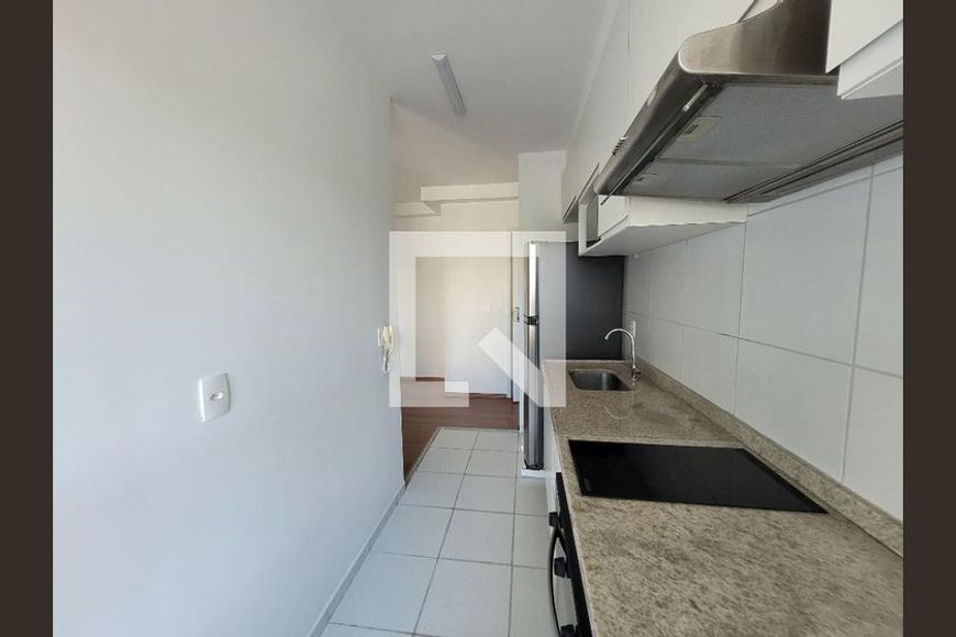 Apartamento na Rua José Paulino, Bosque em Campinas, por R$ 2.290