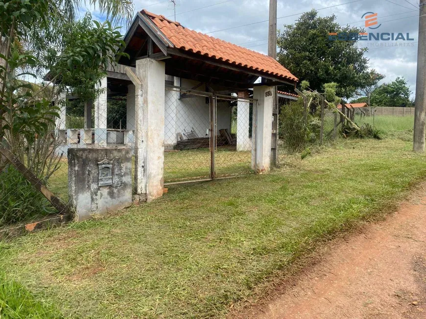 Foto 1 de Fazenda/Sítio com 3 Quartos à venda, 157m² em Recanto da Amizade, Botucatu