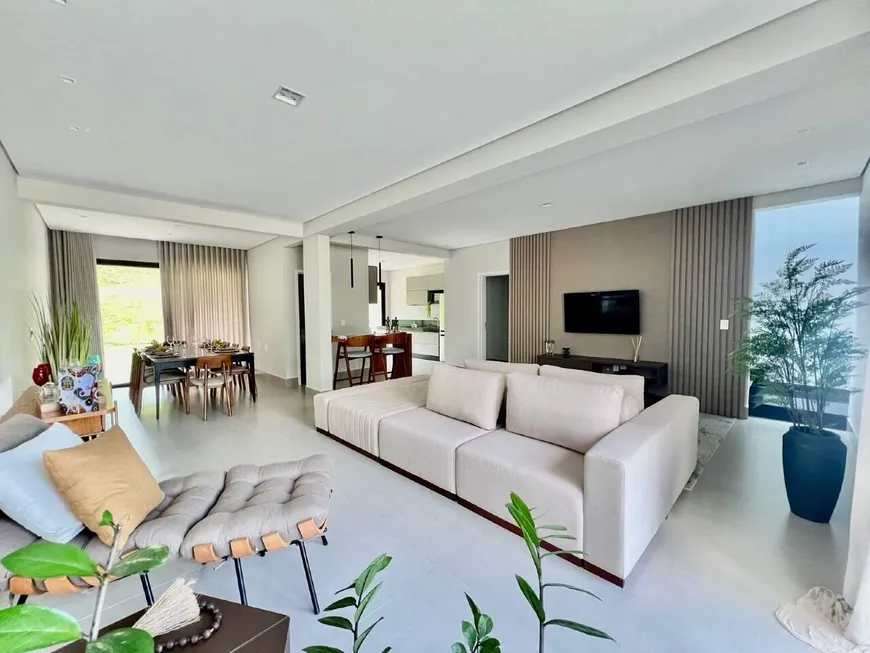 Foto 1 de Casa de Condomínio com 3 Quartos à venda, 208m² em Garças, Belo Horizonte