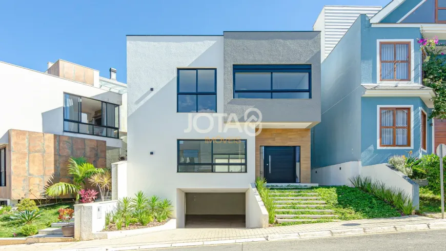 Foto 1 de Casa de Condomínio com 3 Quartos à venda, 320m² em Santa Cândida, Curitiba