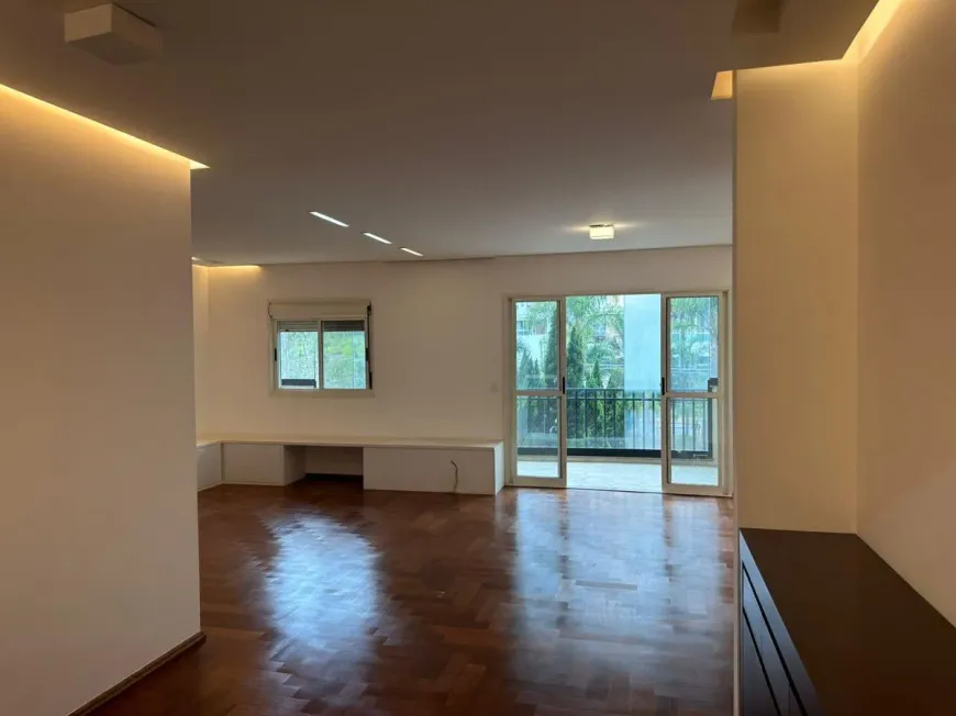 Foto 1 de Apartamento com 3 Quartos à venda, 140m² em Tamboré, Santana de Parnaíba