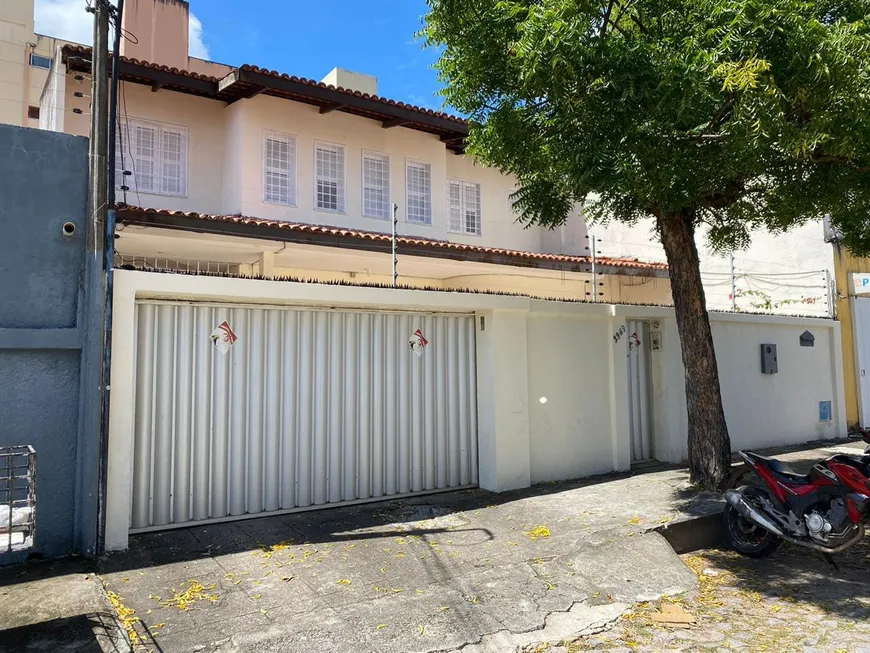Foto 1 de Casa com 11 Quartos para alugar, 350m² em Joaquim Tavora, Fortaleza