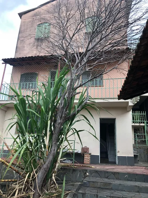 Foto 1 de Casa com 4 Quartos à venda, 360m² em União, Belo Horizonte