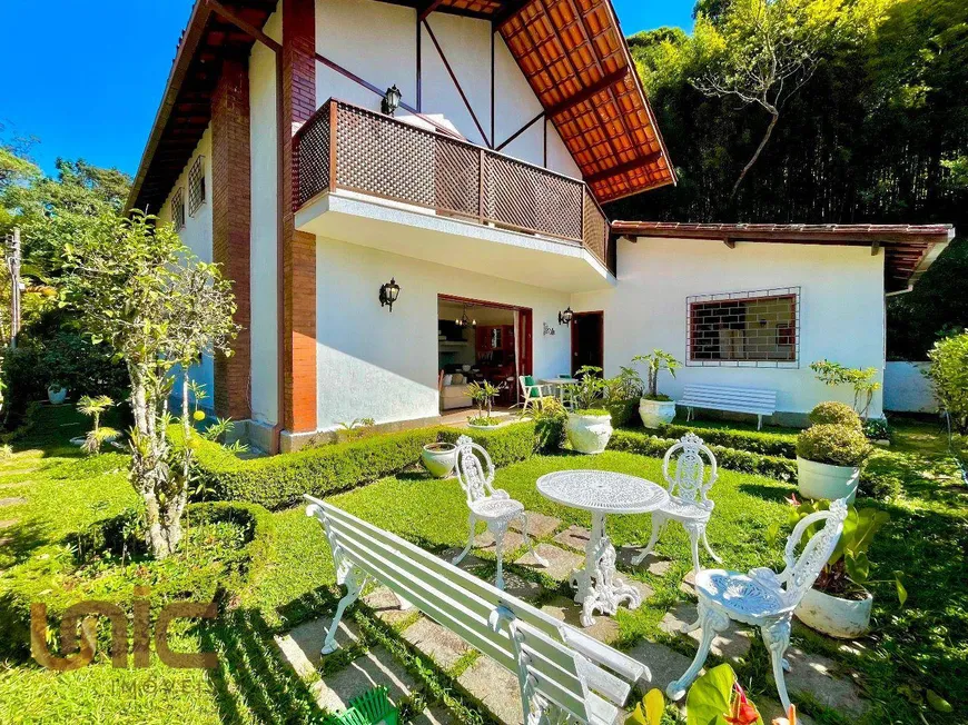 Foto 1 de Casa de Condomínio com 6 Quartos à venda, 172m² em Granja Guarani, Teresópolis