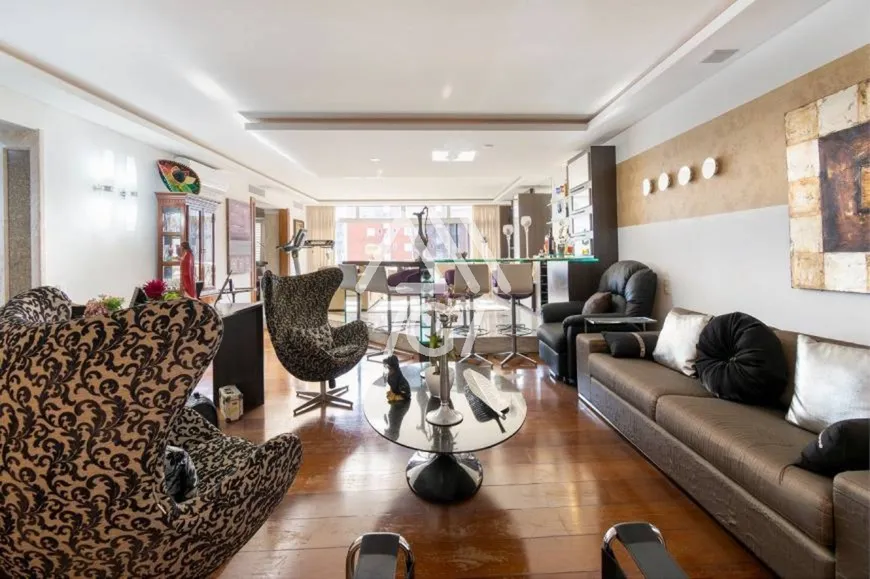 Foto 1 de Apartamento com 4 Quartos à venda, 362m² em Cerqueira César, São Paulo