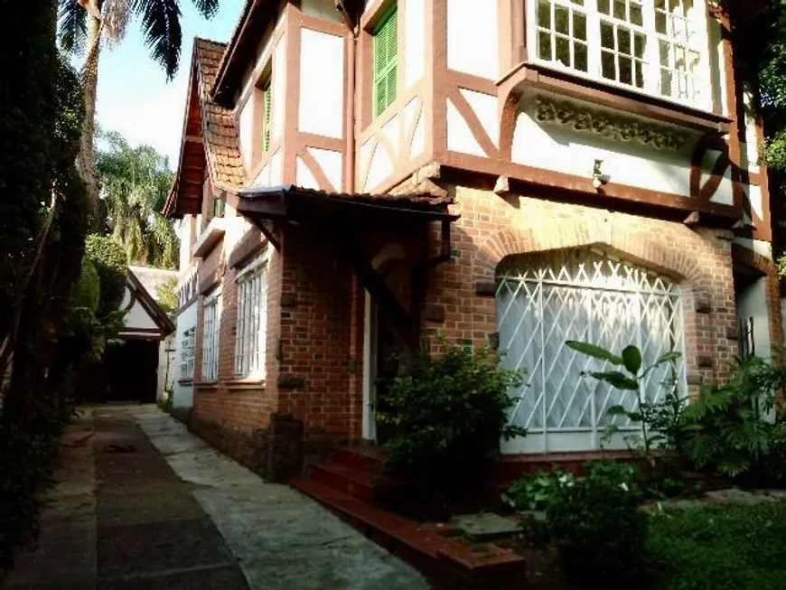 Foto 1 de Casa com 4 Quartos à venda, 319m² em Jardim Europa, São Paulo