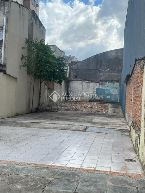 Foto 1 de Lote/Terreno à venda, 218m² em Santana, Porto Alegre