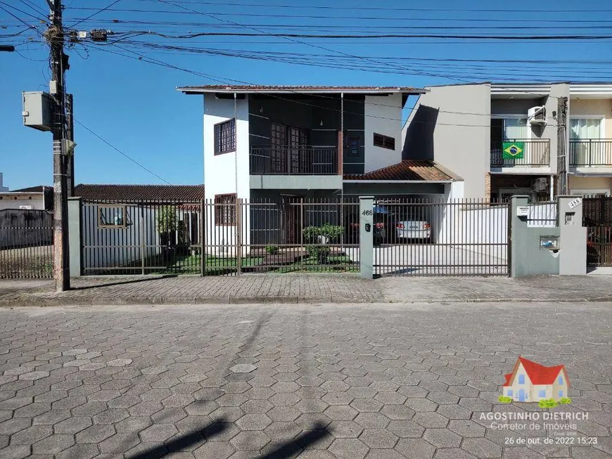 Foto 1 de Sobrado com 3 Quartos à venda, 250m² em Comasa, Joinville