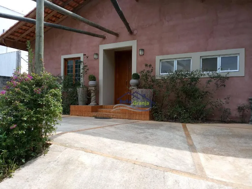 Foto 1 de Casa de Condomínio com 4 Quartos à venda, 220m² em Granja Viana, Carapicuíba