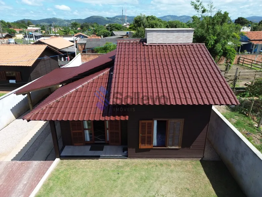 Foto 1 de Casa com 2 Quartos à venda, 60m² em Itapiruba, Imbituba
