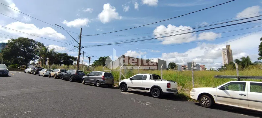 Foto 1 de Lote/Terreno à venda, 1841m² em Santa Maria, Uberlândia