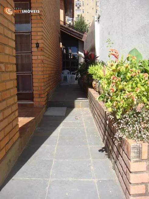 Foto 1 de Casa com 5 Quartos à venda, 400m² em São José, Belo Horizonte