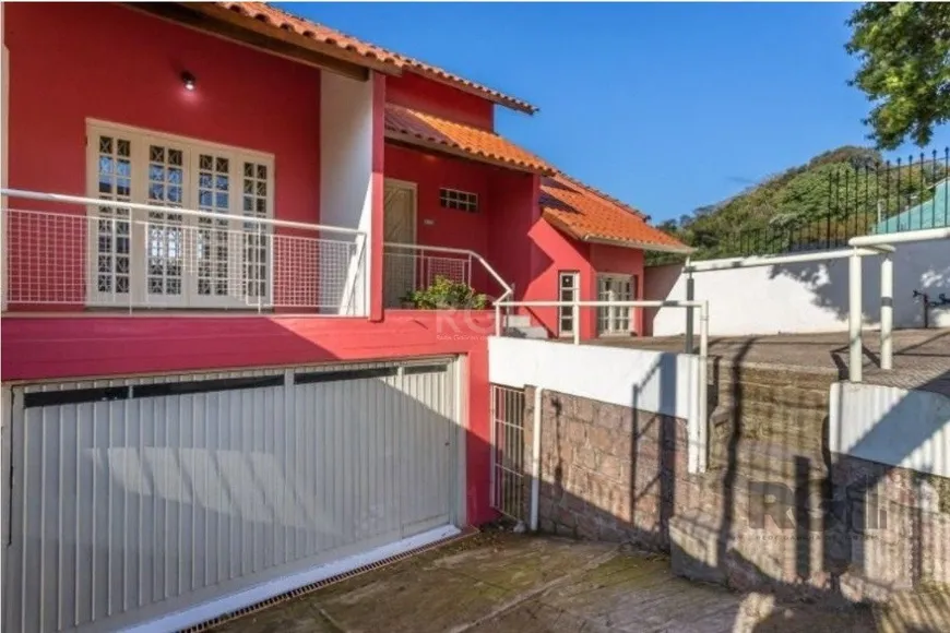 Foto 1 de Casa com 3 Quartos à venda, 255m² em Tristeza, Porto Alegre