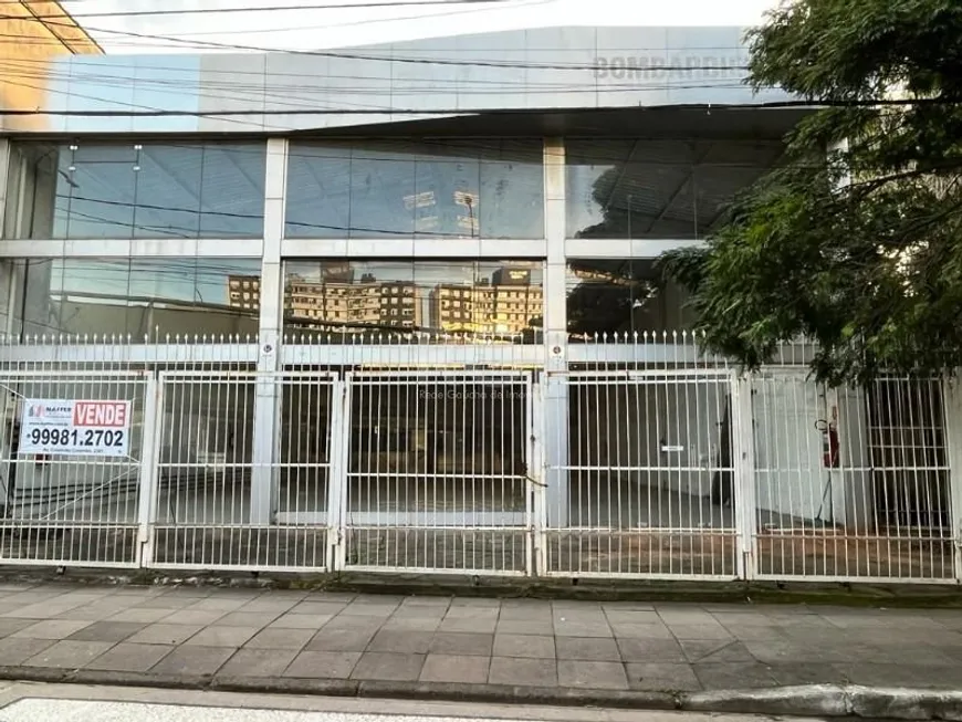 Foto 1 de Galpão/Depósito/Armazém à venda, 389m² em São João, Porto Alegre