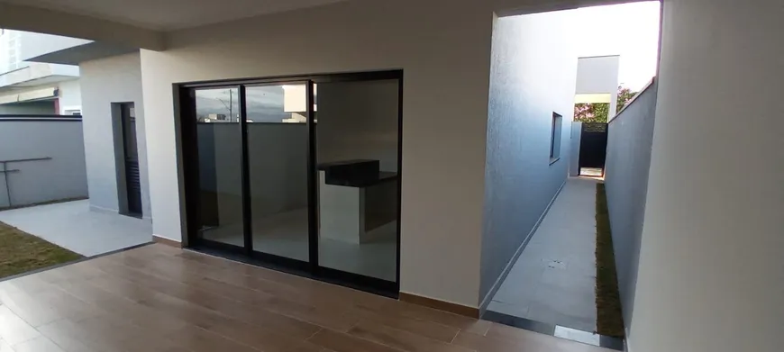 Foto 1 de Casa de Condomínio com 3 Quartos à venda, 184m² em Ouroville, Taubaté