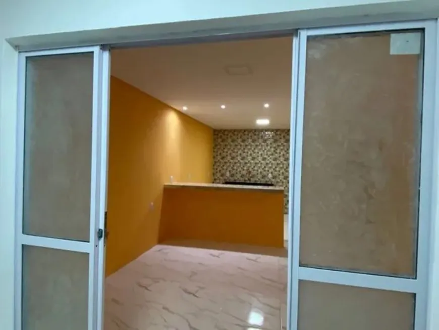 Foto 1 de Casa com 2 Quartos à venda, 60m² em Areia Branca, Salvador