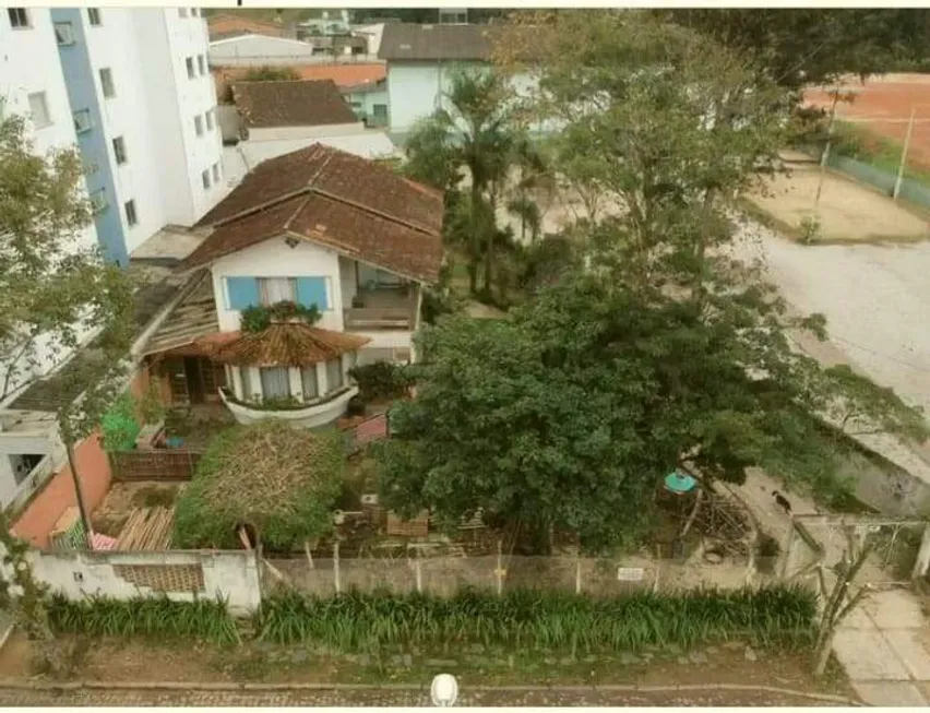 Foto 1 de Lote/Terreno à venda, 630m² em Sao Luiz, Brusque