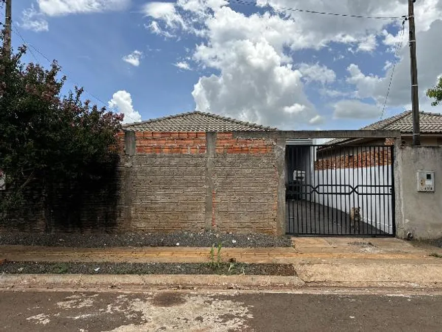 Foto 1 de Casa com 2 Quartos à venda, 53m² em Centro, Rolândia