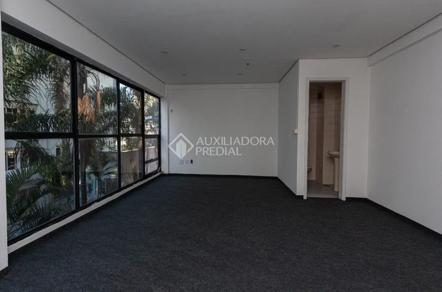 Foto 1 de Sala Comercial para alugar, 23m² em Floresta, Porto Alegre