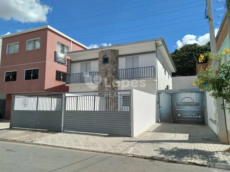 Foto 1 de Sobrado com 3 Quartos à venda, 241m² em , Louveira