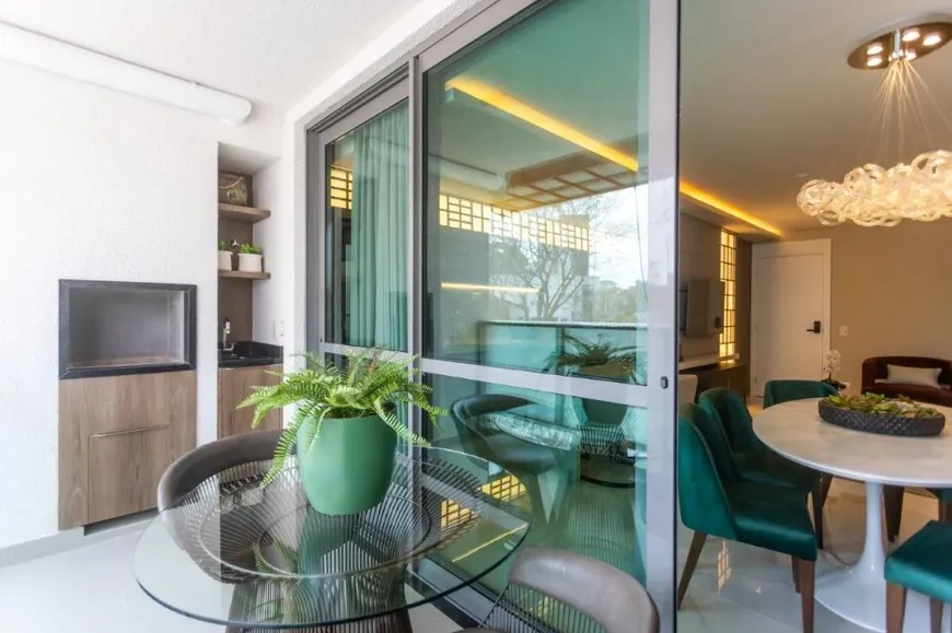 Foto 1 de Apartamento com 2 Quartos à venda, 73m² em Mercês, Curitiba