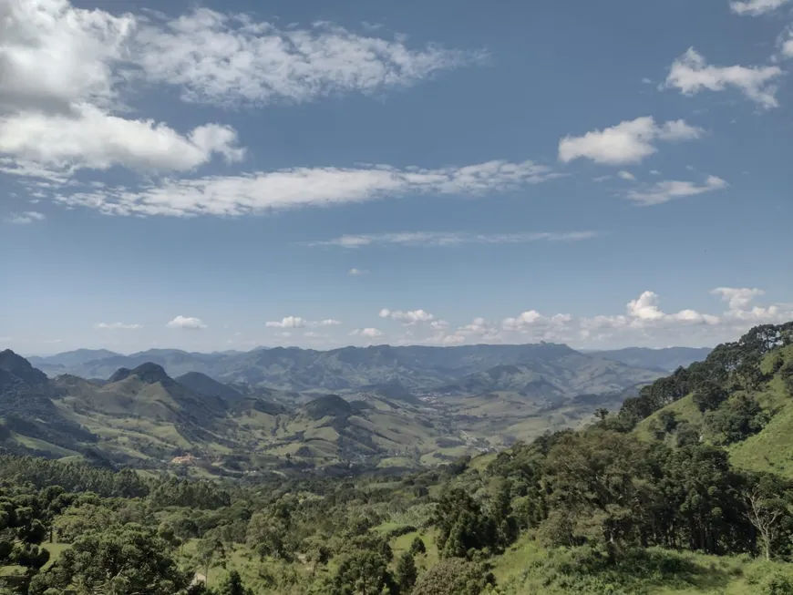 Foto 1 de Lote/Terreno à venda, 30000m² em Zona Rural, São Bento do Sapucaí