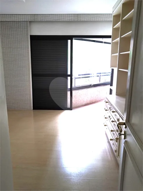 Foto 1 de Apartamento com 3 Quartos à venda, 150m² em Jardim Europa, São Paulo
