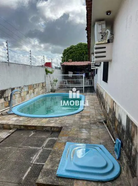 Foto 1 de Casa com 3 Quartos à venda, 304m² em Gruta de Lourdes, Maceió