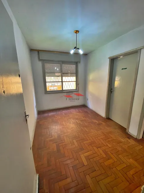 Foto 1 de Apartamento com 1 Quarto à venda, 33m² em Passo da Areia, Porto Alegre