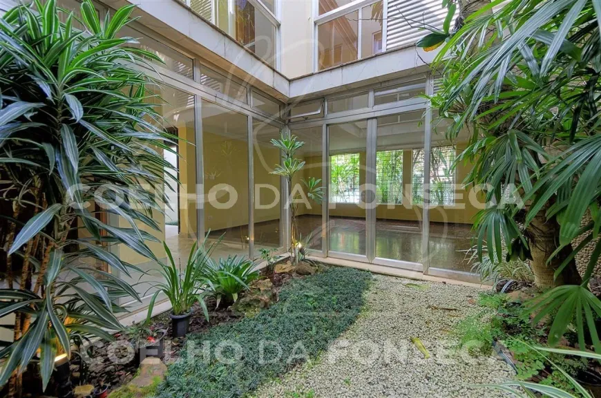 Foto 1 de Casa com 3 Quartos à venda, 360m² em Jardim Luzitânia, São Paulo