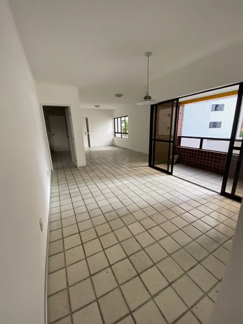 Foto 1 de Apartamento com 4 Quartos à venda, 140m² em Casa Amarela, Recife