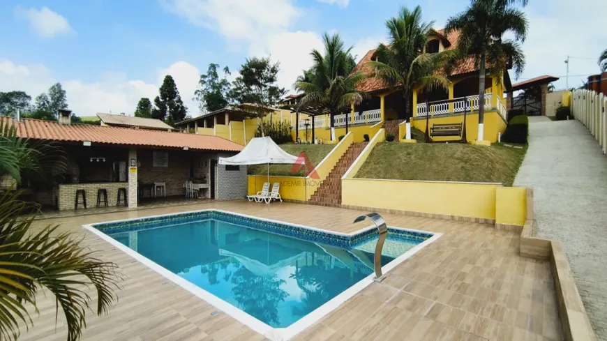 Foto 1 de Fazenda/Sítio com 3 Quartos à venda, 450m² em Fazenda São Pedro, Igaratá