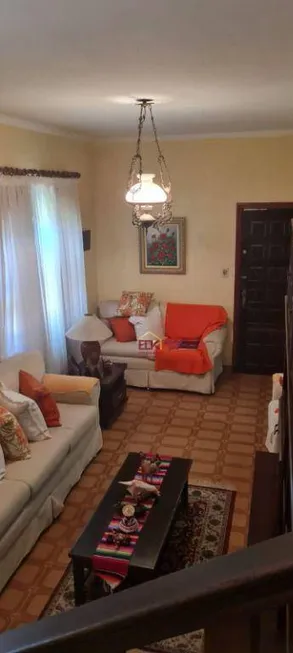 Foto 1 de Sobrado com 3 Quartos à venda, 158m² em Campo Alegre, Pindamonhangaba